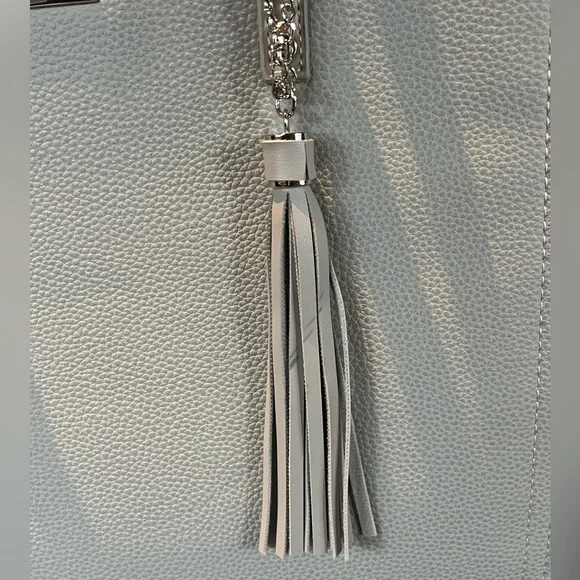 DAVID JONES Vegan leather tote bag in light grey. - Picture 4 of 9